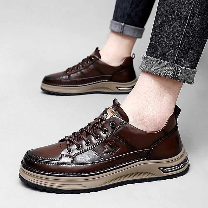 Sapatos Casuais Masculinos de Couro Legítimo com Cadarço // Tênis Vulcanizados da Moda // Calçados Confortáveis para Skate Masculinos de Alta Qualidade