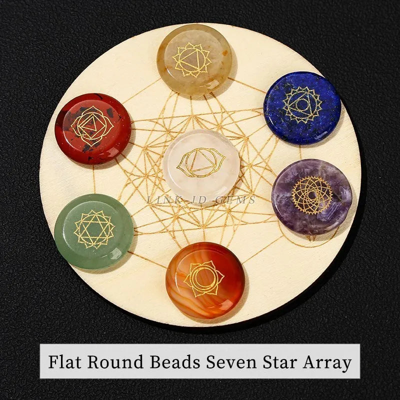 Pedra de cura 7 Chakra Esculpido Reiki // Símbolo // Conjunto de Cristal Plano // Conta Redonda Com Sete Estrelas // Placa de Madeira Para Meditação e Equilíbrio