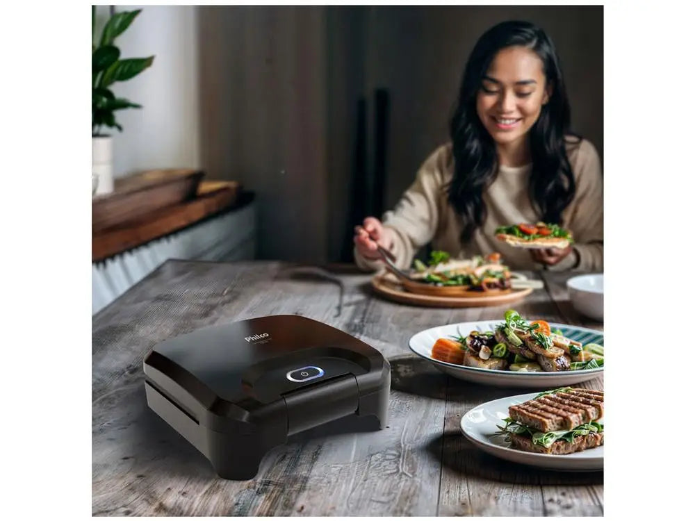 Sanduicheira Grill Philco Preta Antiaderente PGR25A 750W - 220V // Philco Black Nonstick Grill Sandwiches