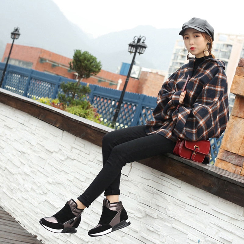 Botas de Camurça YUYAN HAPPY HOUR Sapatos de Inverno // Couro Feminino Sapatos quentes // Moda Ins Tênis Femininos Altura Crescente Botas de Neve kt004