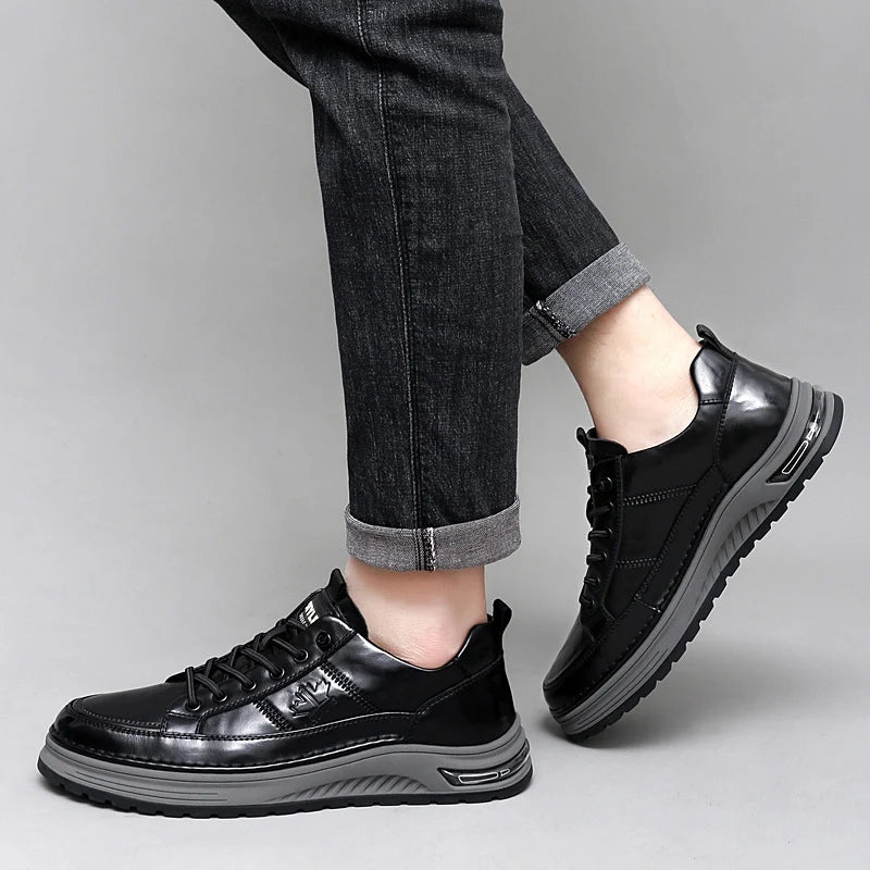 Sapatos Casuais Masculinos de Couro Legítimo com Cadarço // Tênis Vulcanizados da Moda // Calçados Confortáveis para Skate Masculinos de Alta Qualidade