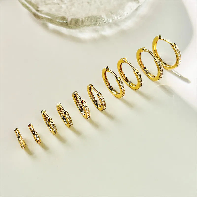 Brincos HECHENG, Pequenos de Argola para Mulheres // Moda Feminina, Cor Dourada // Círculo de Metal, Pequenas Argolas, huggie // Joias com Fivela de Orelha // Porque Você é Muito Especial!!!