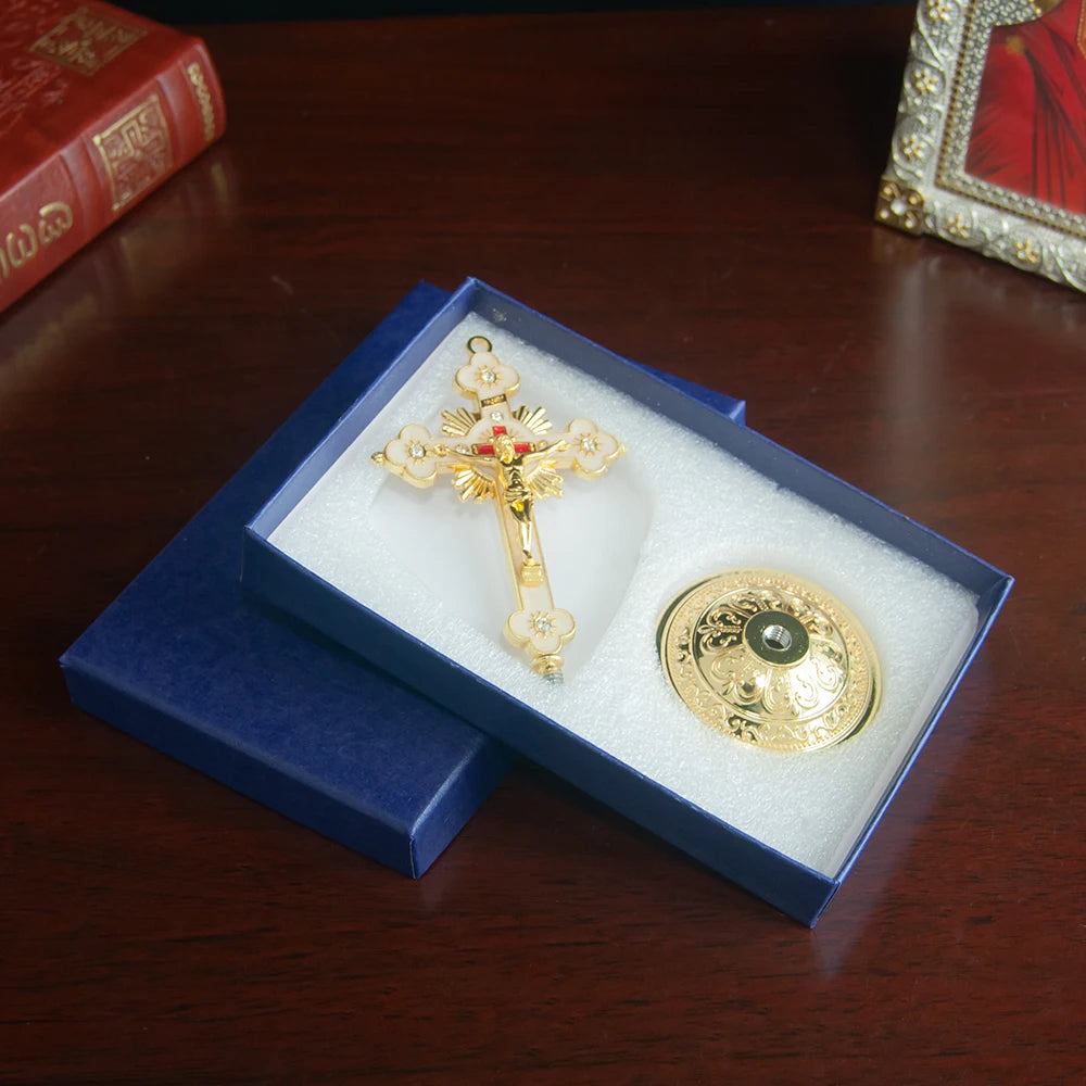 Cruz Banhada a Ouro de Liga de Zinco // Decoração Cristã // Cruz da Igreja Católica c/ Suporte