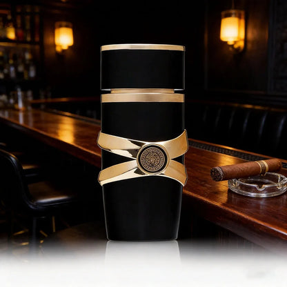Perfume Árabe Premium p/ Homens // Com Notas de Âmbar e Madeira // Aroma Intenso e Duradouro // Design Elegante em Preto e Dourado.