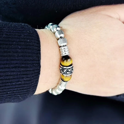 Pulseira Masculina de Luxo c/ Pingente de Caveira em Aço Inoxidável e Contas de Pedra Tigre // Joia Artesanal