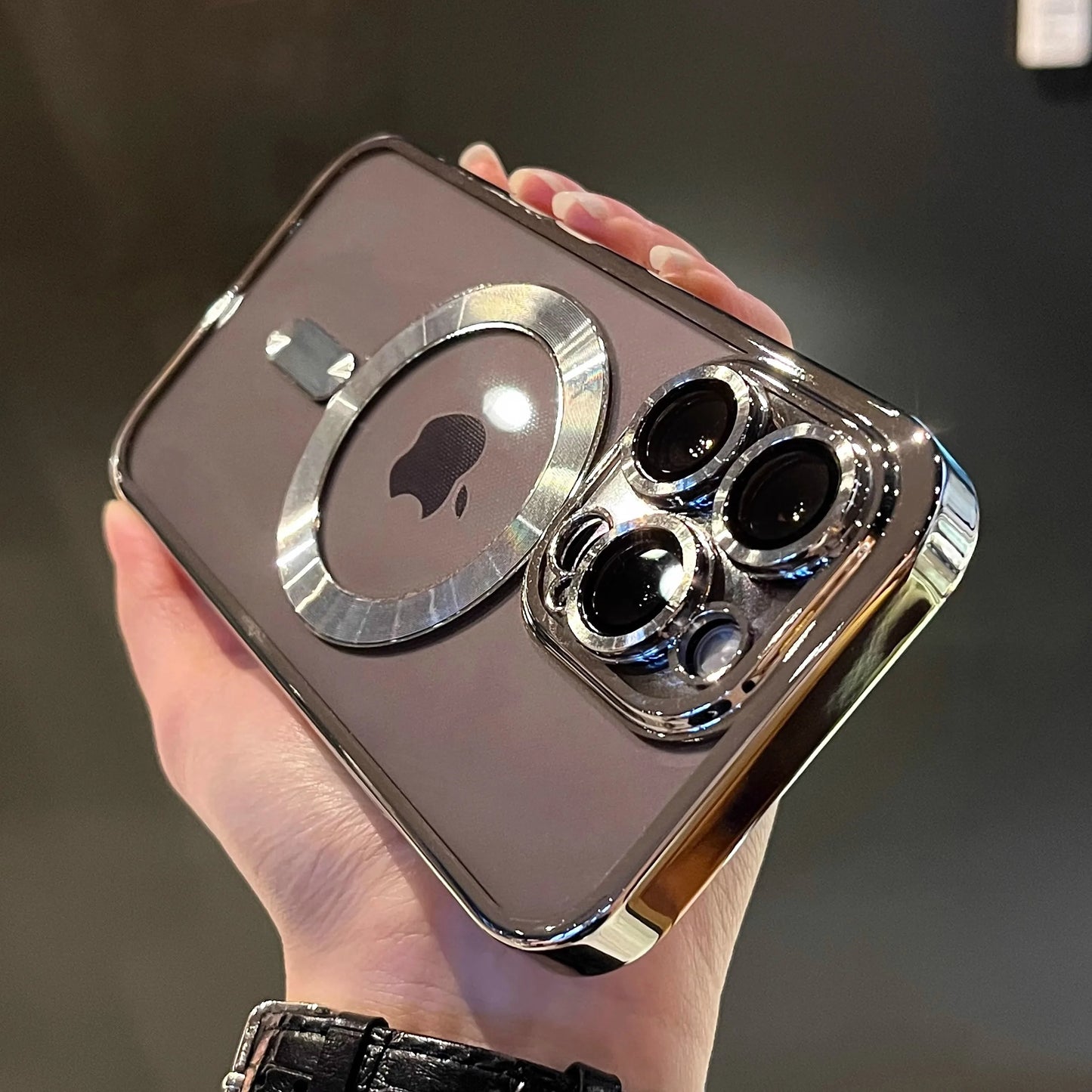 Capa Transparente de Luxo c/ Revestimento Magnético p Carregamento s/ Fio MagSafe para iPhone 16, Plus.