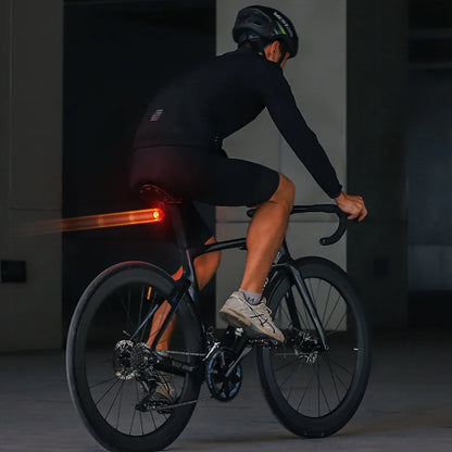 Luz Traseira Colorida p/ Bicicleta de Estrada WEST BIKING // Bicicleta Night Riding Luz do Sensor de Freio // Luz de Advertência para Bicicleta de Montanha // Equipamento de Ciclismo
