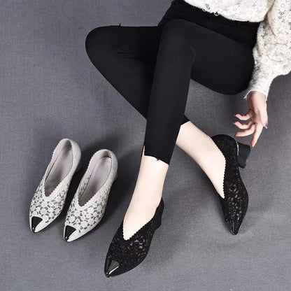 Sapatos Femininos Plus Size 41-43 // Botas Curtas Confortáveis c/ Salto em Formato de Coração // Sandálias de Verão c/ Recortes, Strass e Bico Fino.